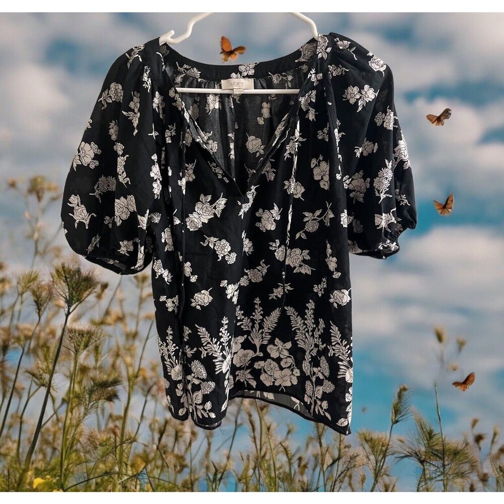 Loft‎ Blouse Top Womens Floral Sheer Short Sleeve Sz Med Black White Elastic Arm